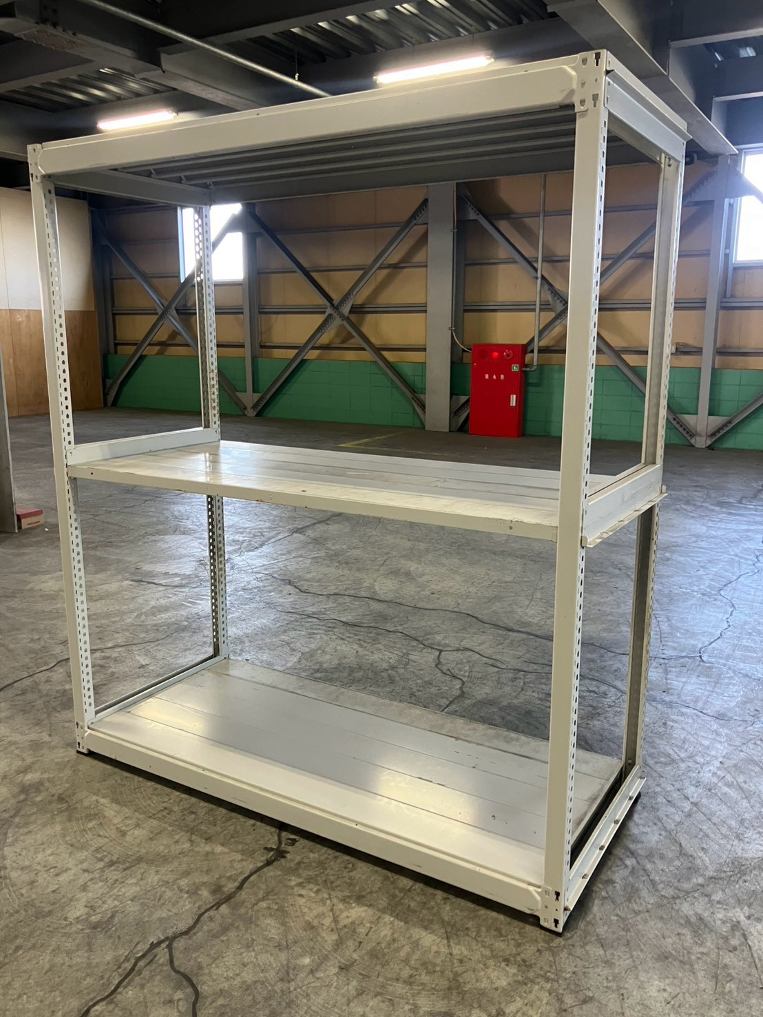 中古 中量棚 外寸法間口×奥行き×高さ1860×775×2100㎜天地3段仕様段荷重 一段 約600Kg